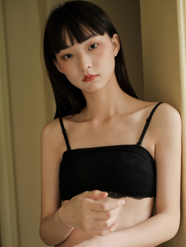 什么样的胸罩最适合搭配内外衣的露肩服装？