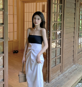 夏天的衣服暴露胸罩太多，几招教你如何选择内衣不尴尬不美观。
