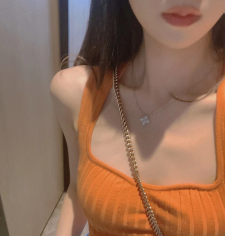 吊带背心凉快显瘦，时髦多变美翻整个夏天