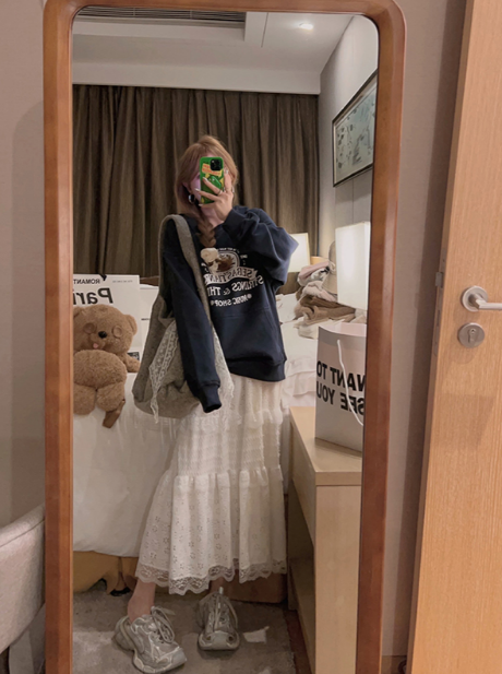适合50岁微胖女人的高级裙装搭配，简约又优雅，轻松get好气质
